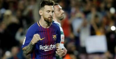 Lionel Messi scores four as Barcelona thrash Eibar, extend Liga lead