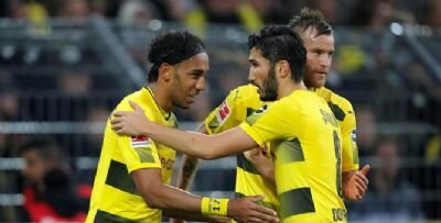 Borussia Dortmund thrash Cologne 5-0 to go top