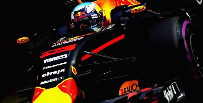 Daniel Ricciardo edges Sebastian Vettel in opening practice