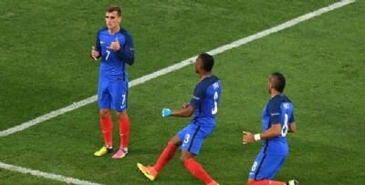 France topple Germany to reach Euro 2016 final