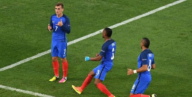 France topple Germany to reach Euro 2016 final