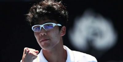 Hyeon Chung storms into semi-finals after brushing Tennys Sandgren aside