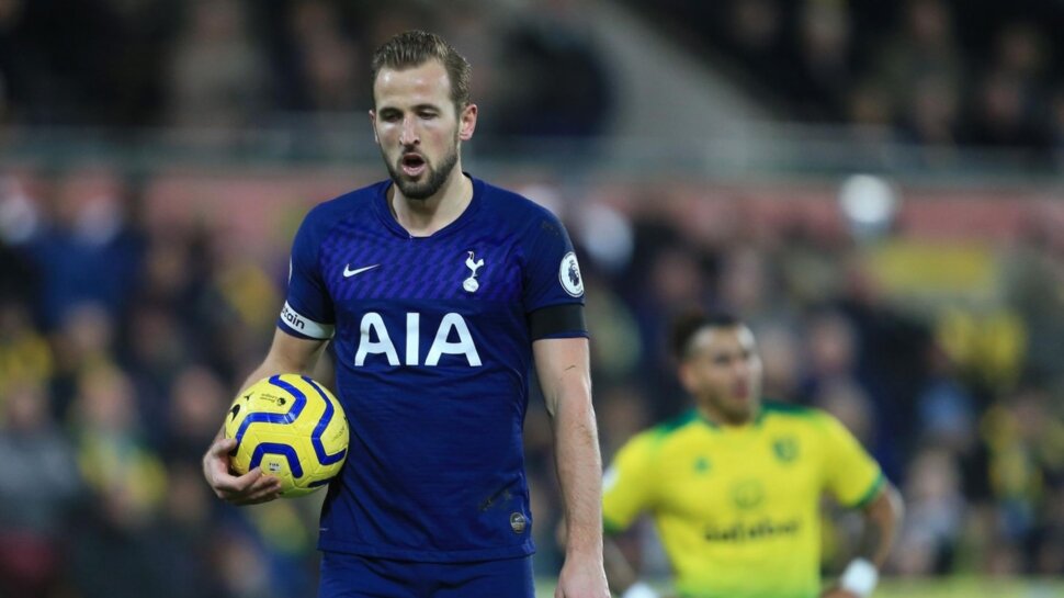 Kane penalty saves shaky Spurs at Norwich
