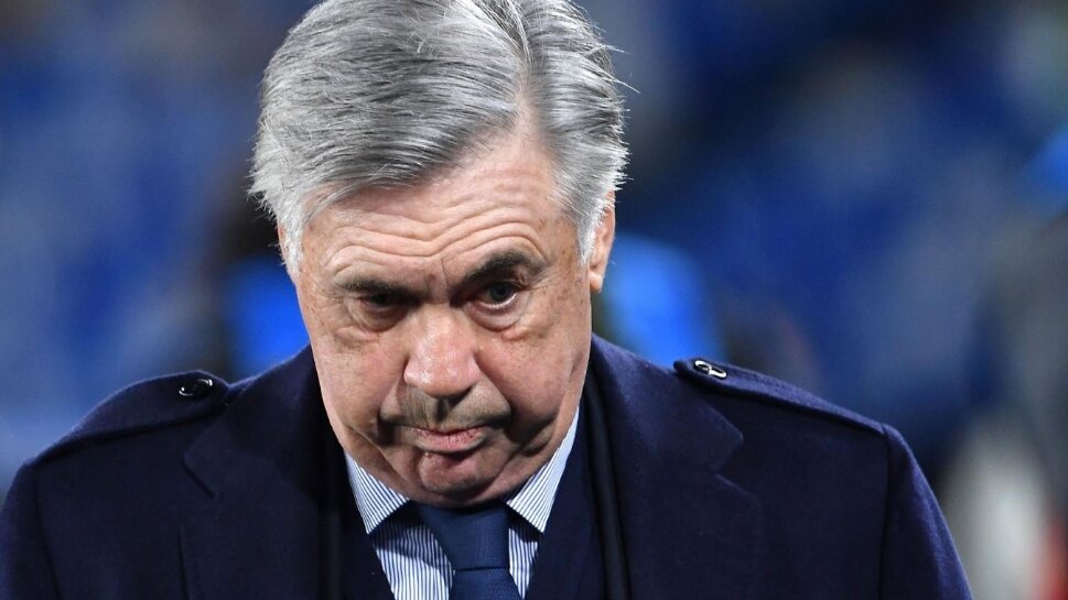 Milik helps Napoli advance as club dismisses Ancelotti