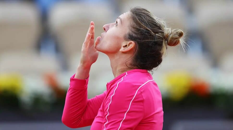 Simona Halep extends career best win streak to reach third round